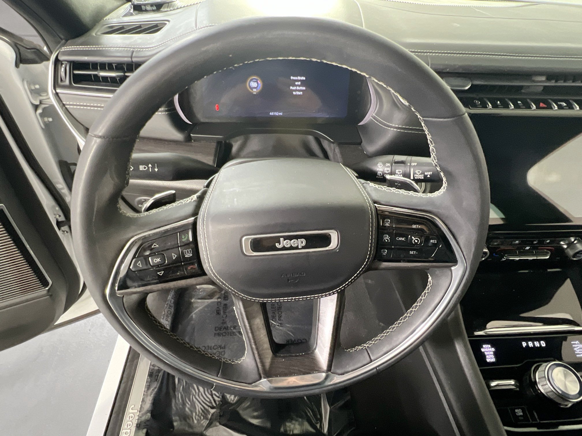 Used 2023 Jeep Grand Cherokee L Overland w/ Luxury Tech Group IV AWD/4WD image 11