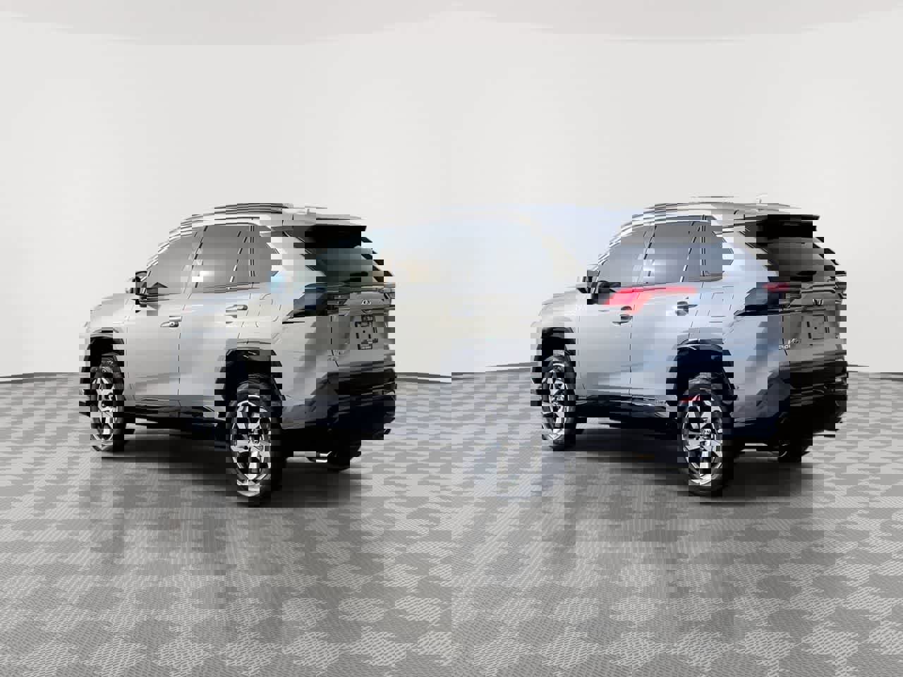 Used 2023 Toyota RAV4 SE image 6