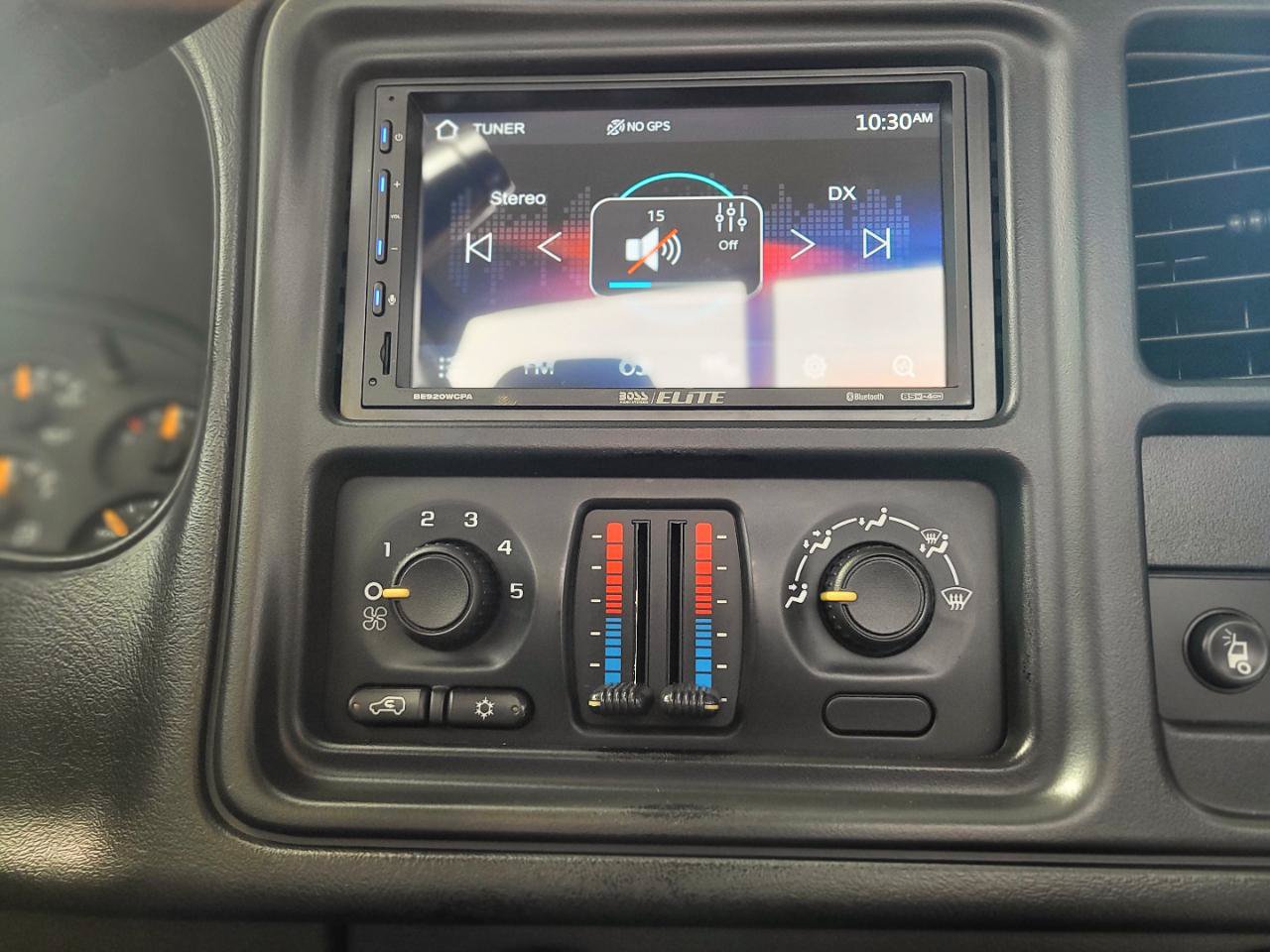 Used 2006 Chevrolet Silverado 2500 W/T w/ Heavy-Duty Power Package AWD/4WD image 10