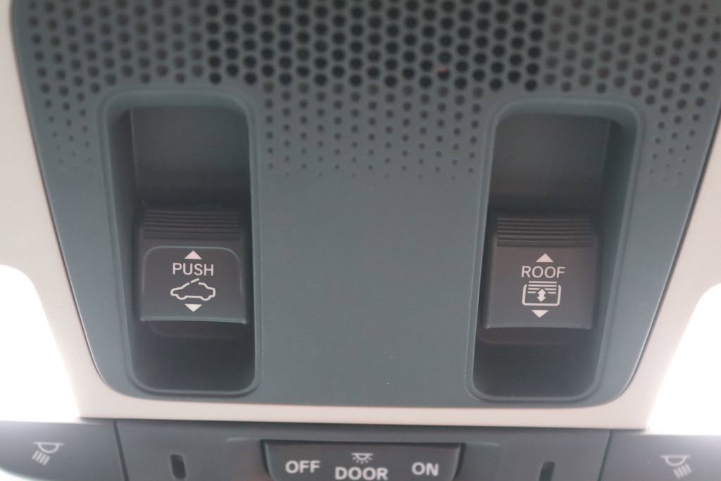 Certified 2025 Honda Pilot Touring image 30