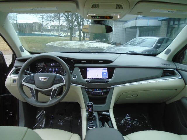 Used 2023 Cadillac XT5 Premium Luxury AWD/4WD image 13