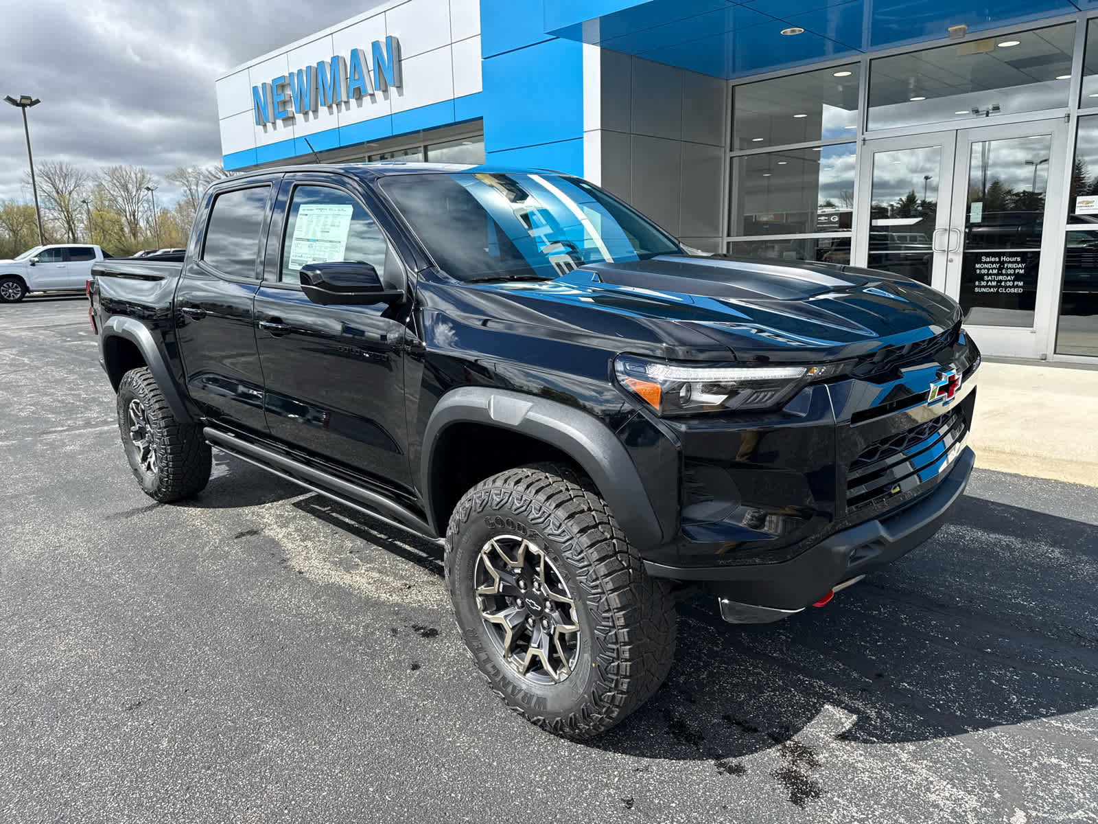 New 2026 Chevrolet Colorado ZR2 w/ Technology Package AWD/4WD image 1