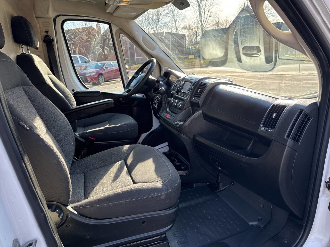 Used 2018 RAM ProMaster 2500 w/ Interior Convenience Group image 6