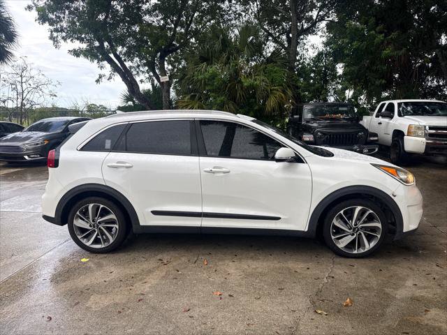 Used 2017 Kia Niro Touring FWD image 7