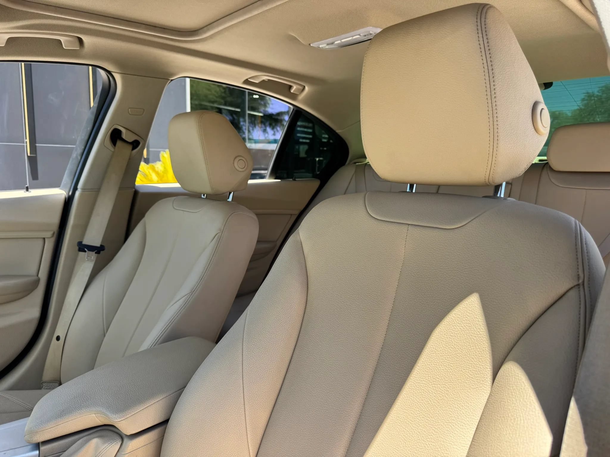 Used 2014 BMW 320i xDrive Sedan AWD/4WD image 16