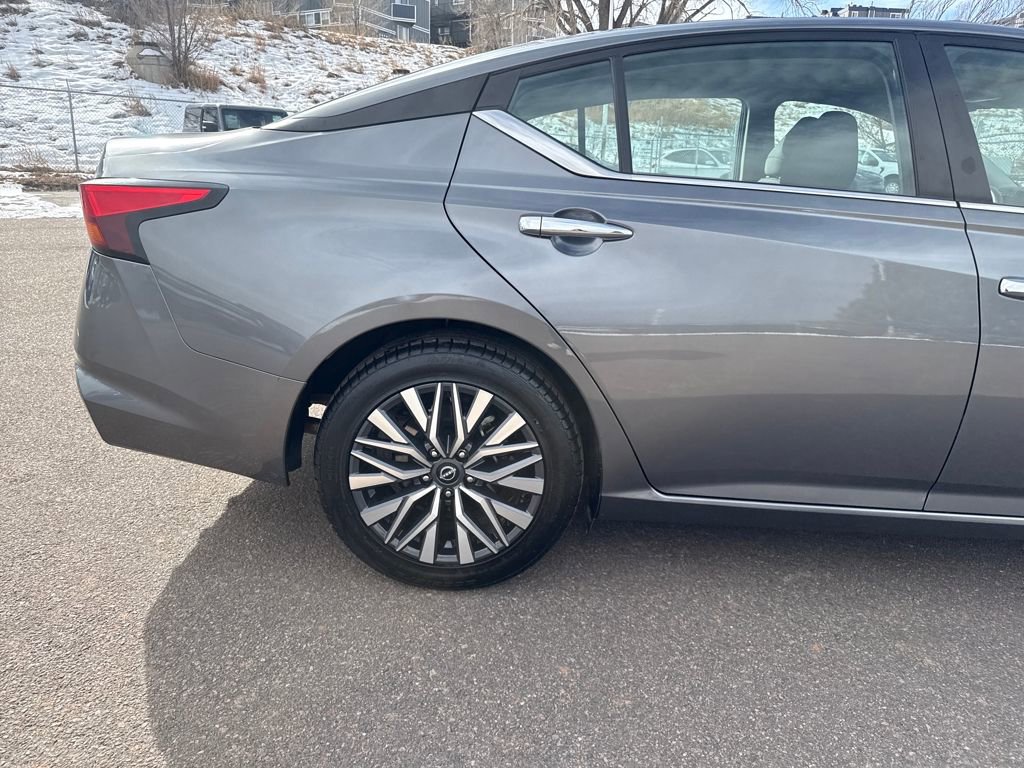 Used 2024 Nissan Altima 2.5 SV image 30