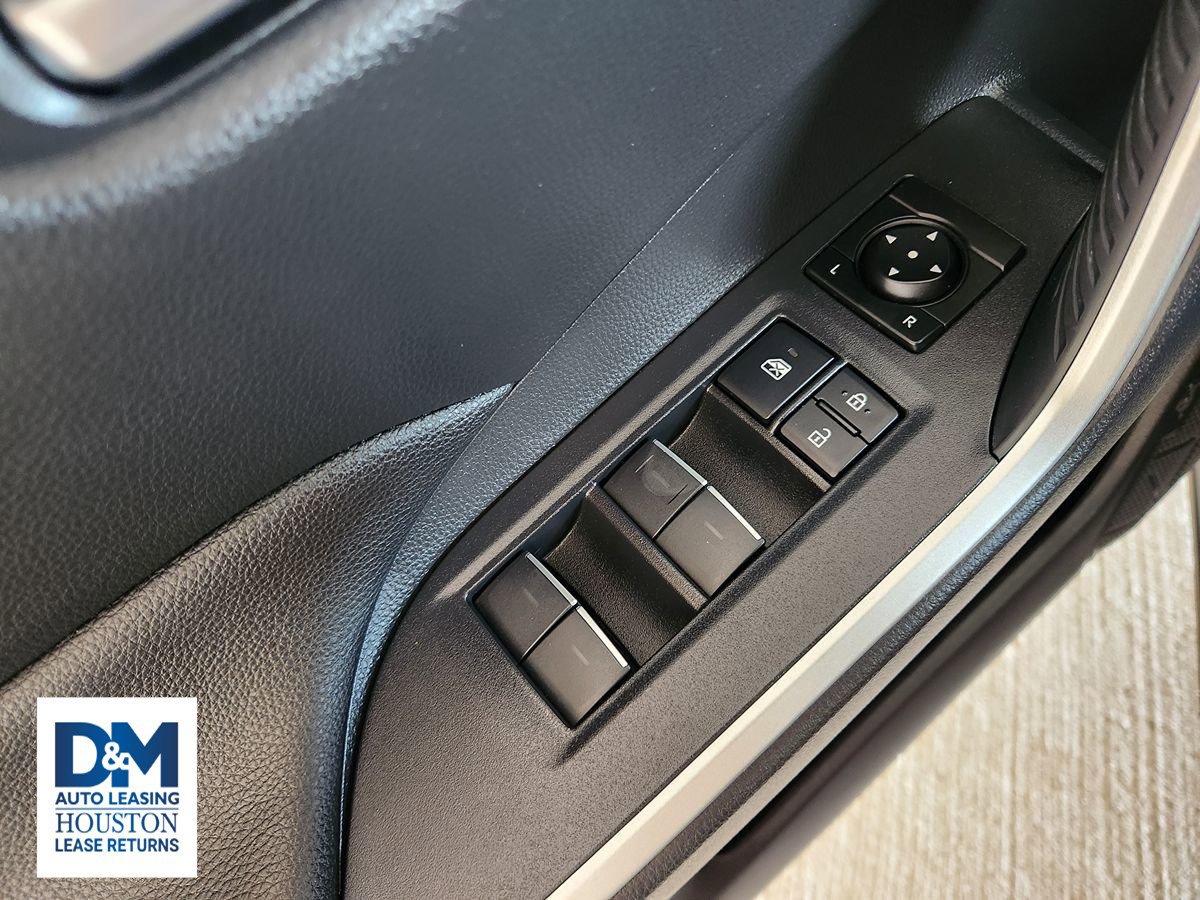 Used 2023 Toyota RAV4 XLE Premium FWD image 31