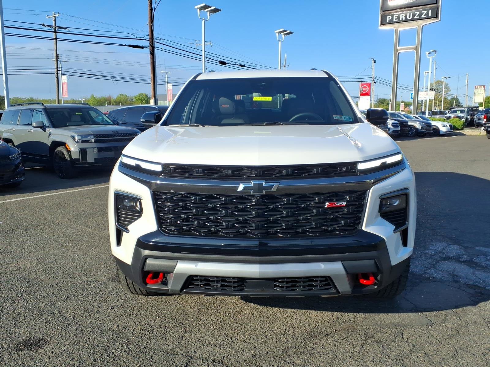 Certified 2025 Chevrolet Traverse Z71 w/ Driver Confidence Package AWD/4WD image 9