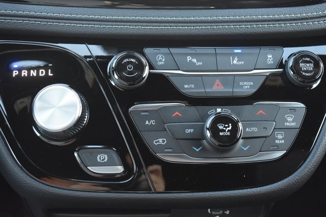 New 2026 Chrysler Pacifica Select image 27