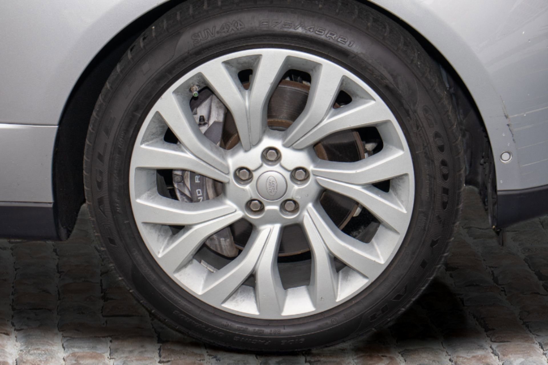 Used 2018 Land Rover Range Rover HSE image 41