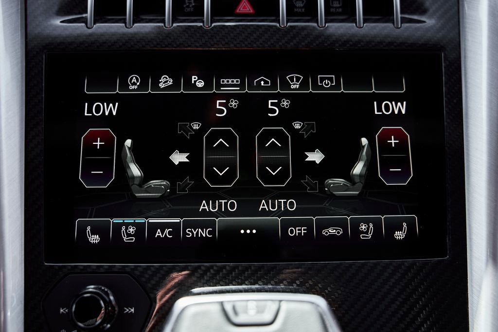 Used 2022 Lamborghini Urus AWD/4WD image 71