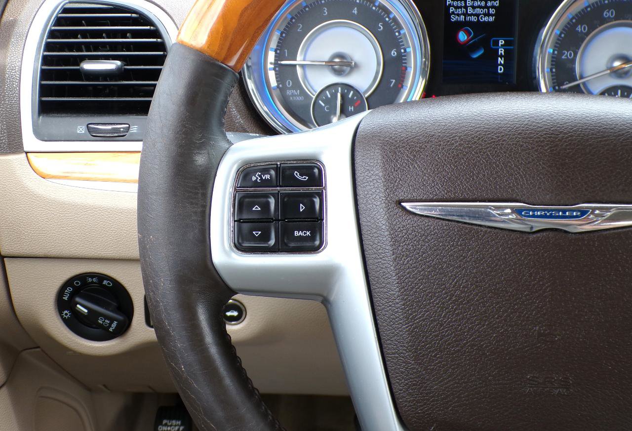 Used 2013 Chrysler 300 C w/ Beats Audio Group RWD image 14