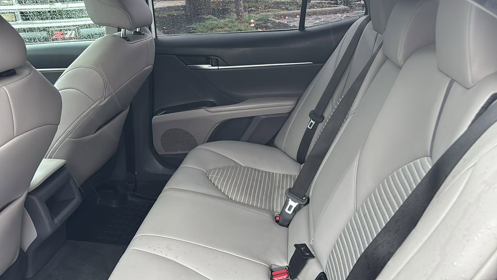 Used 2022 Toyota Camry SE image 29