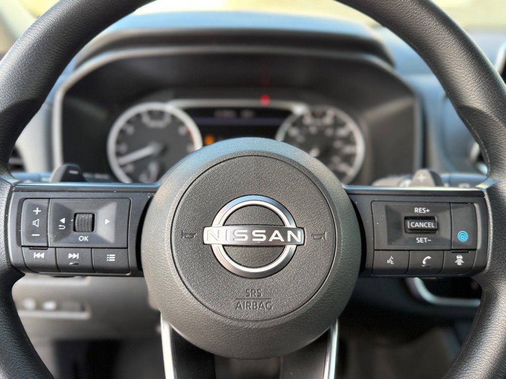 Used 2024 Nissan Rogue SV image 32