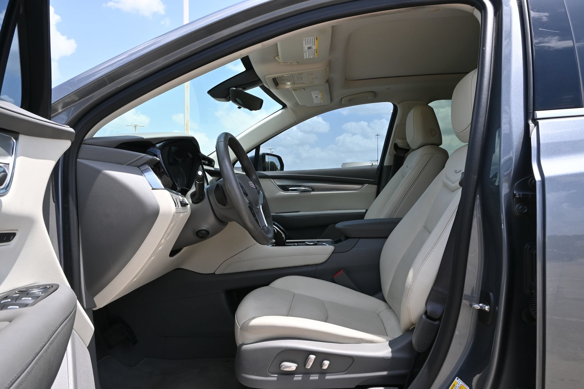 Certified 2021 Cadillac XT5 Premium Luxury FWD image 18