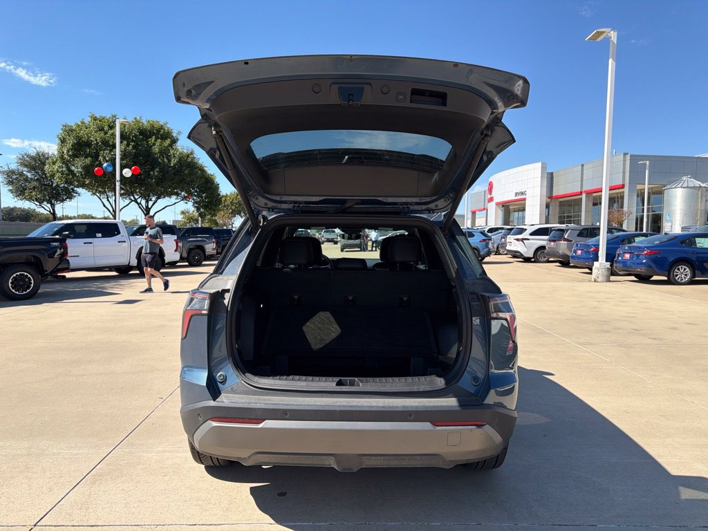 Used 2025 Chevrolet Equinox LT w/ Convenience Package II FWD image 16