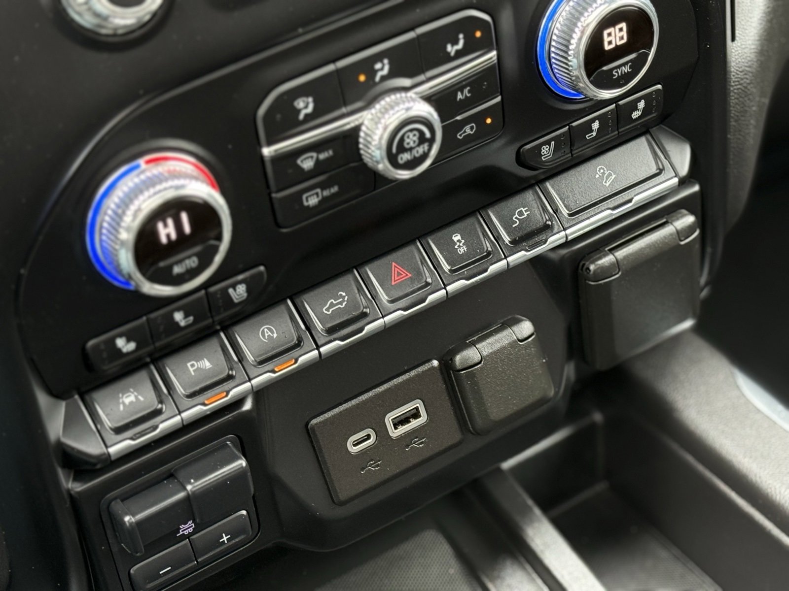 Used 2021 GMC Sierra 1500 AT4 w/ AT4 Value Package image 32