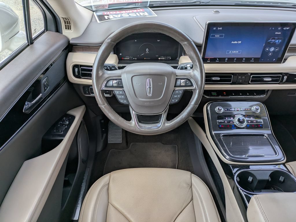 Used 2022 Lincoln Nautilus Reserve AWD/4WD image 17