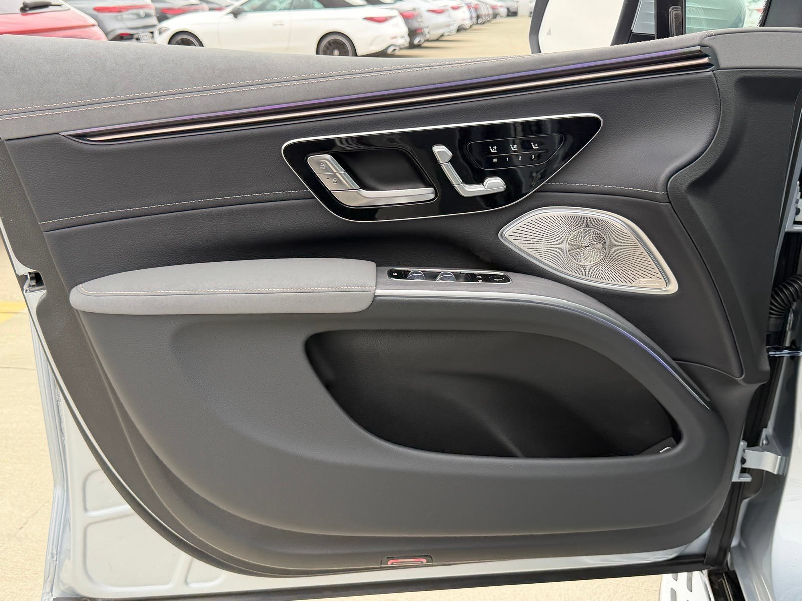 New 2026 Mercedes-Benz EQS 550 4MATIC SUV image 16