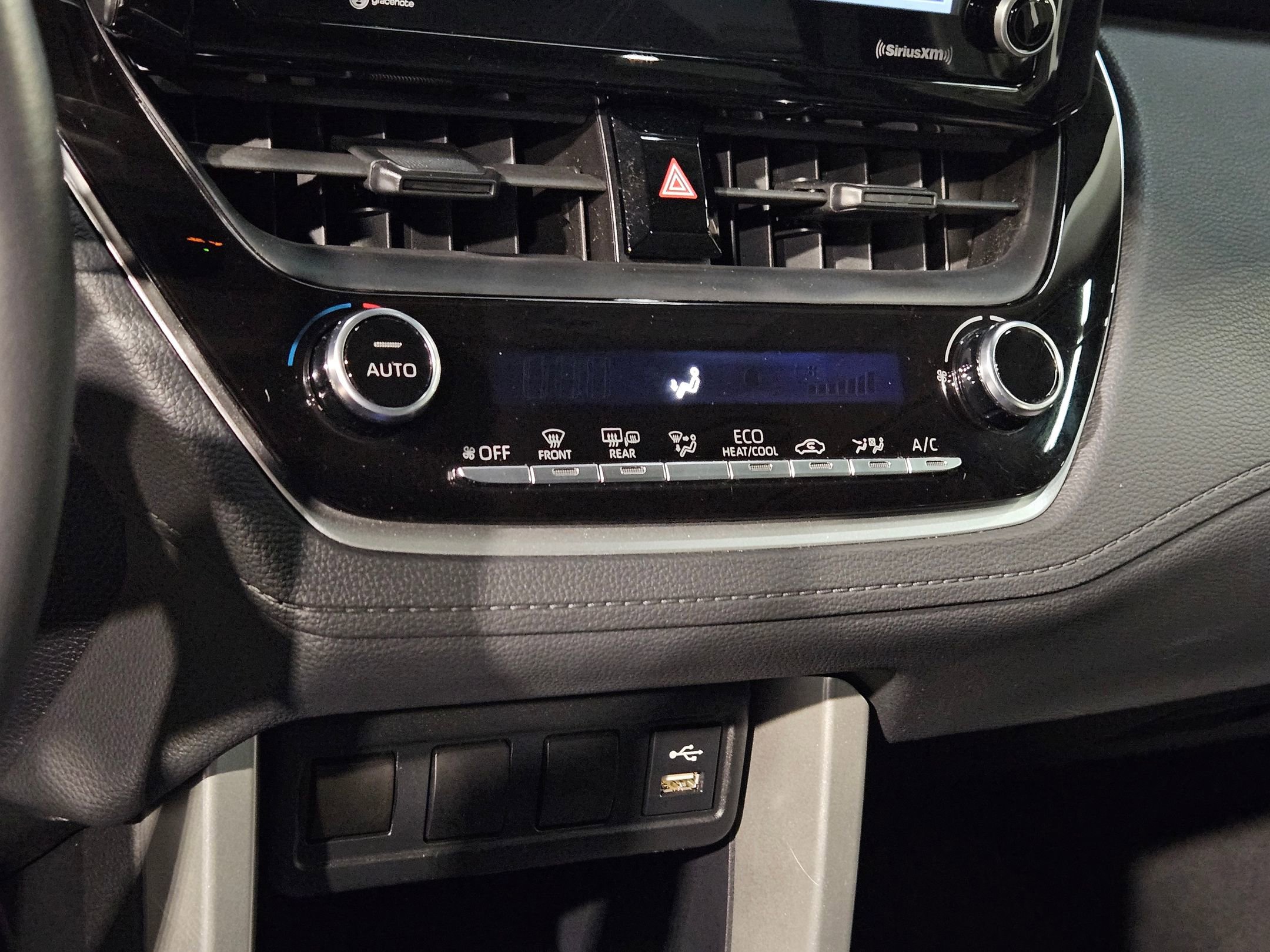 Used 2022 Toyota Corolla Cross LE image 31