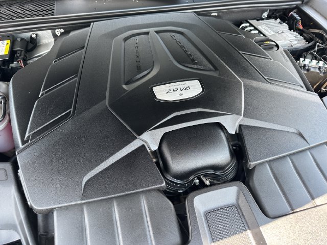 Used 2022 Porsche Cayenne S AWD/4WD image 41