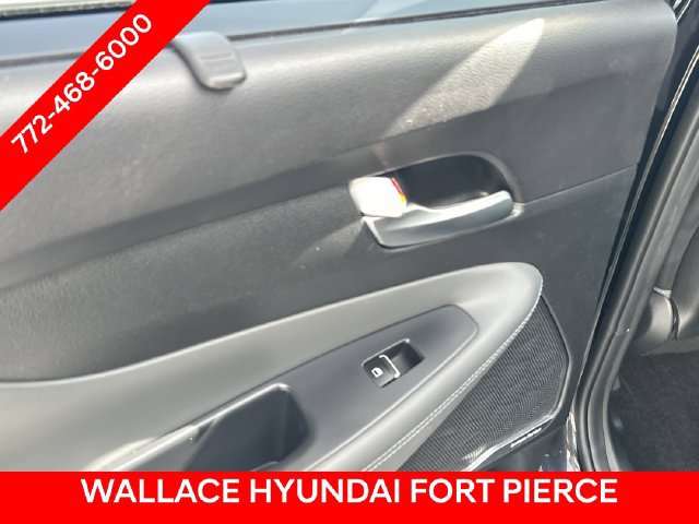Used 2023 Hyundai Santa Fe SEL w/ Premium Package FWD image 12
