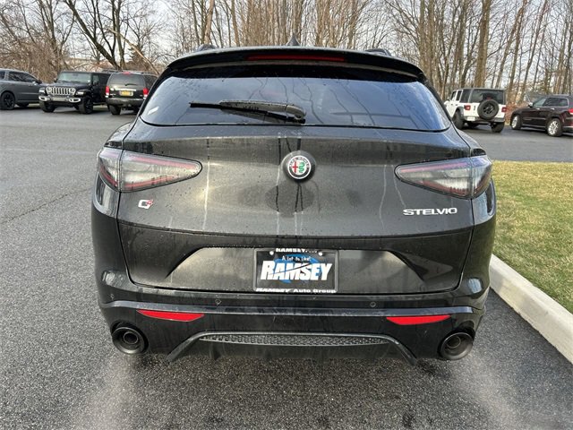New 2025 Alfa Romeo Stelvio Sprint image 7