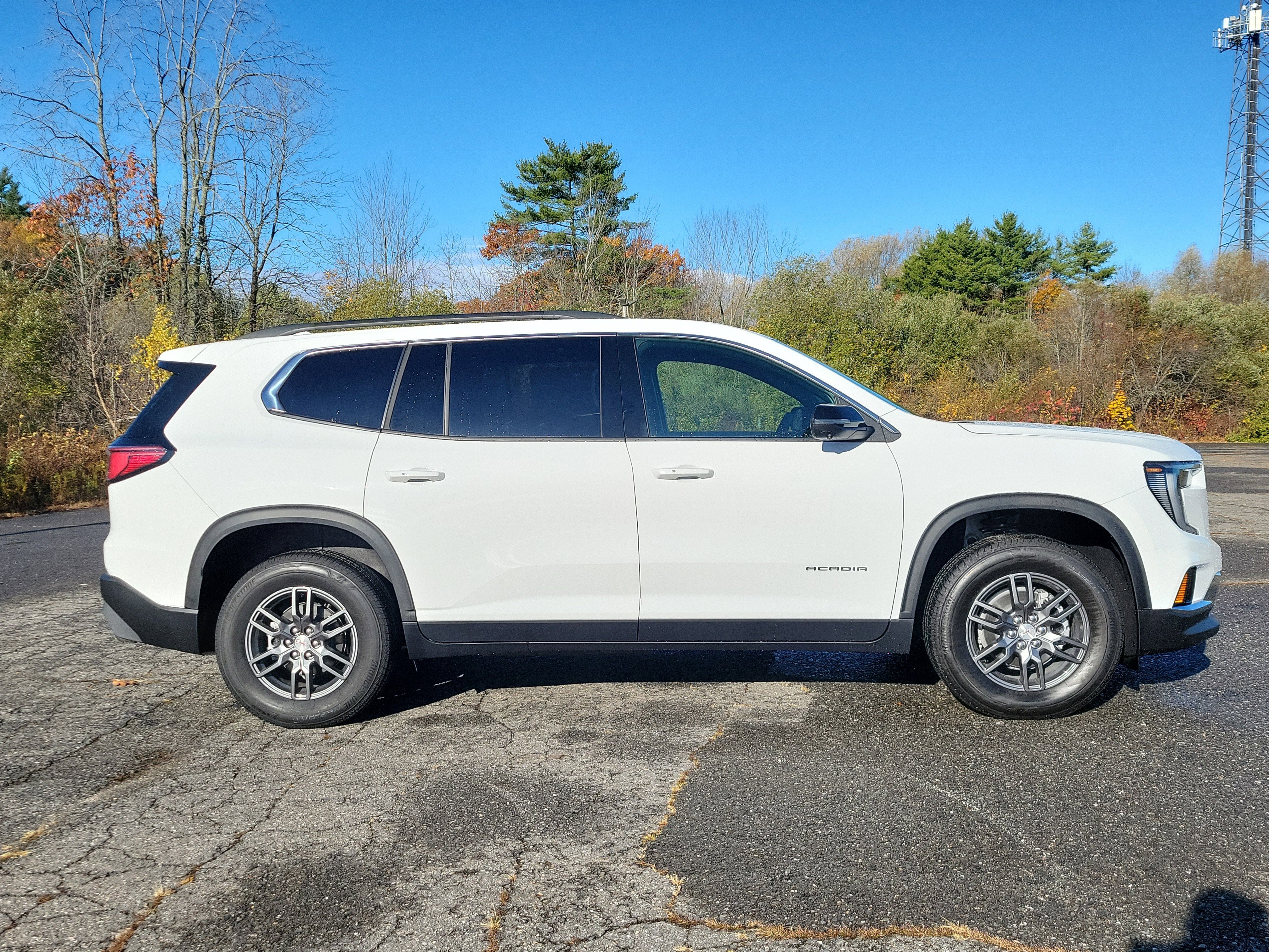 New 2026 GMC Acadia Elevation w/ LPO, Floor Liner Package AWD/4WD image 8