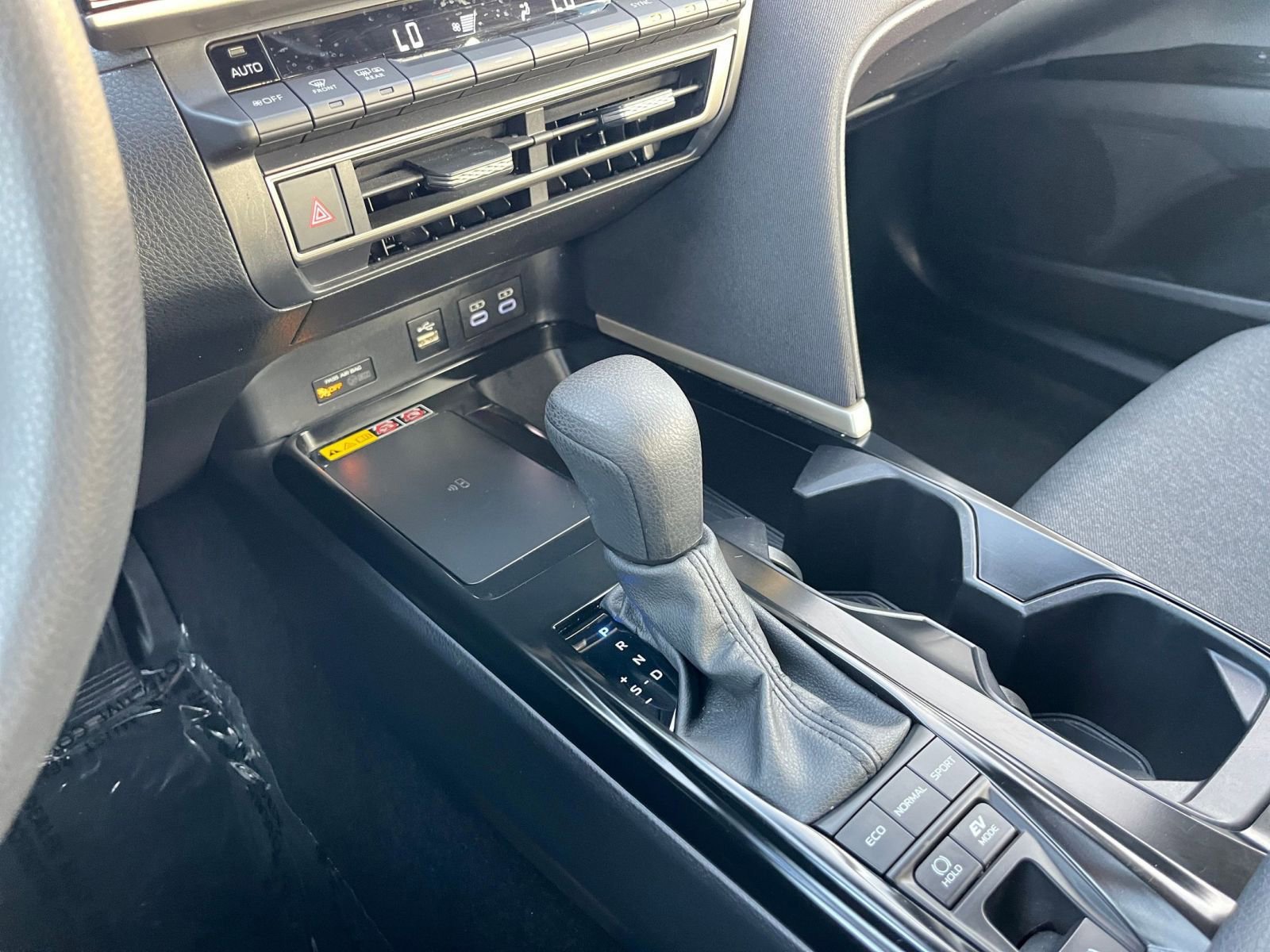 Used 2025 Toyota Camry LE image 40