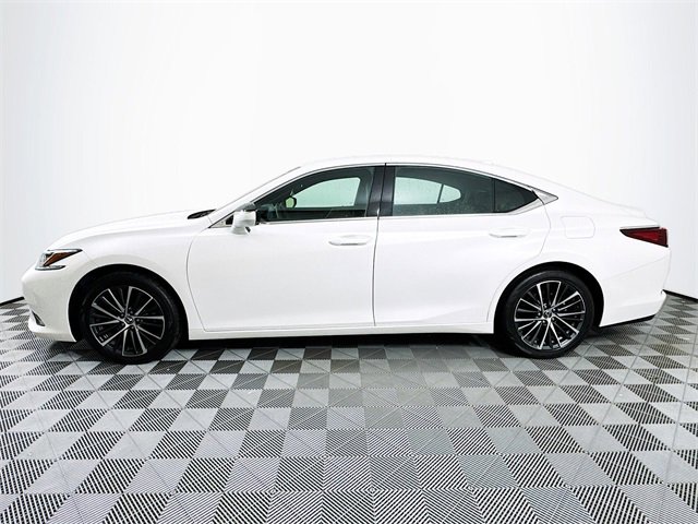 Used 2023 Lexus ES 350 Luxury image 3