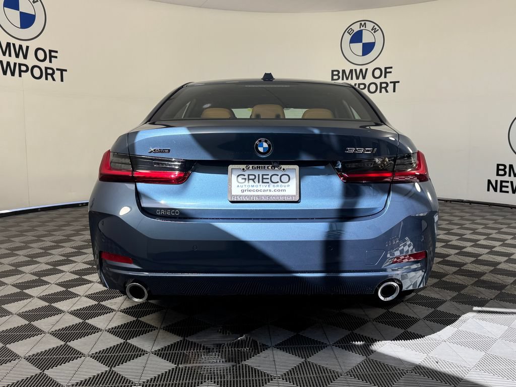 New 2026 BMW 330i xDrive Sedan w/ Convenience Package AWD/4WD image 7