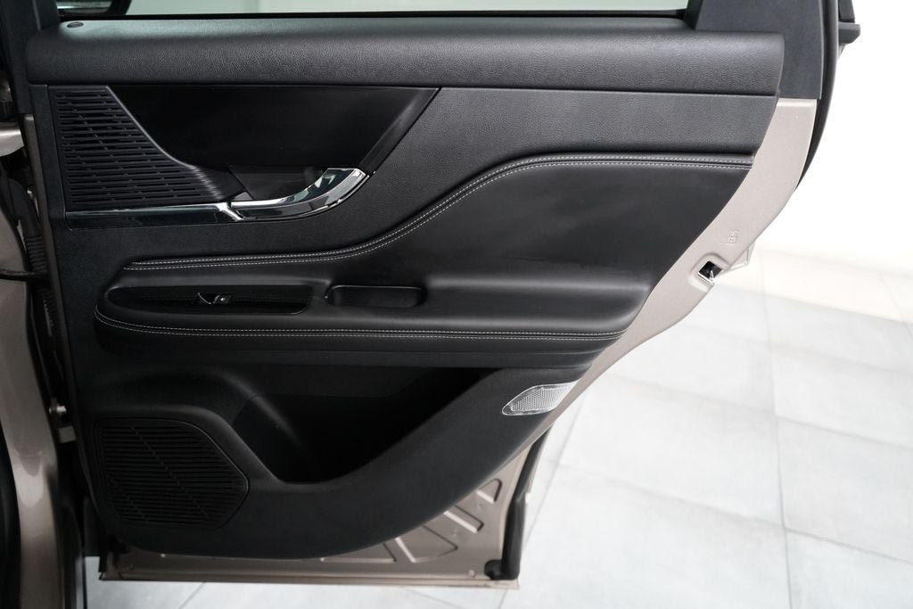 Used 2020 Lincoln Corsair FWD w/ Premium Package image 31