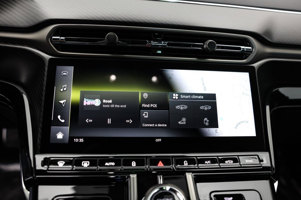 New 2025 Aston Martin V8 Vantage Coupe image 27