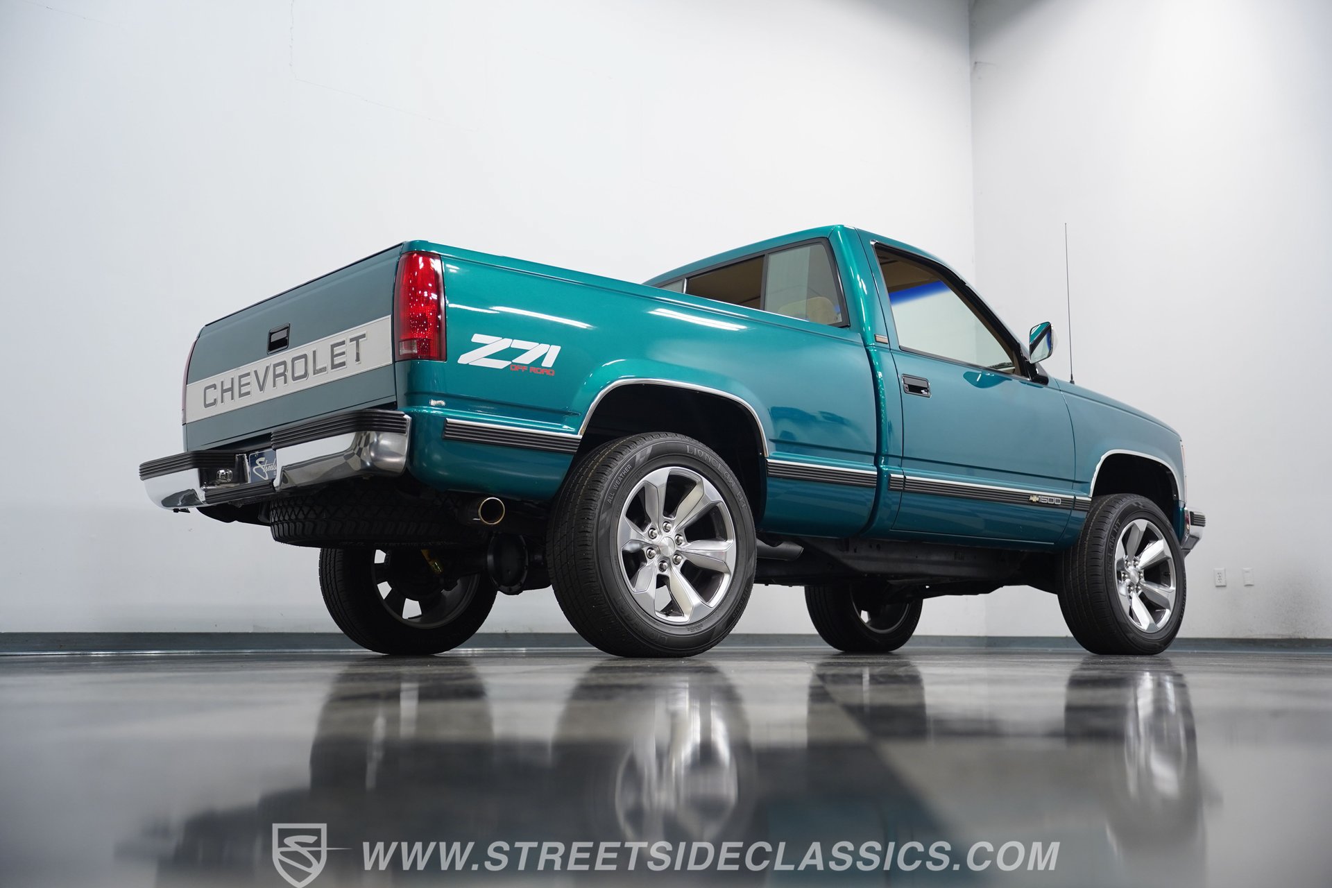 Used 1993 Chevrolet Silverado 1500 4x4 Regular Cab image 26