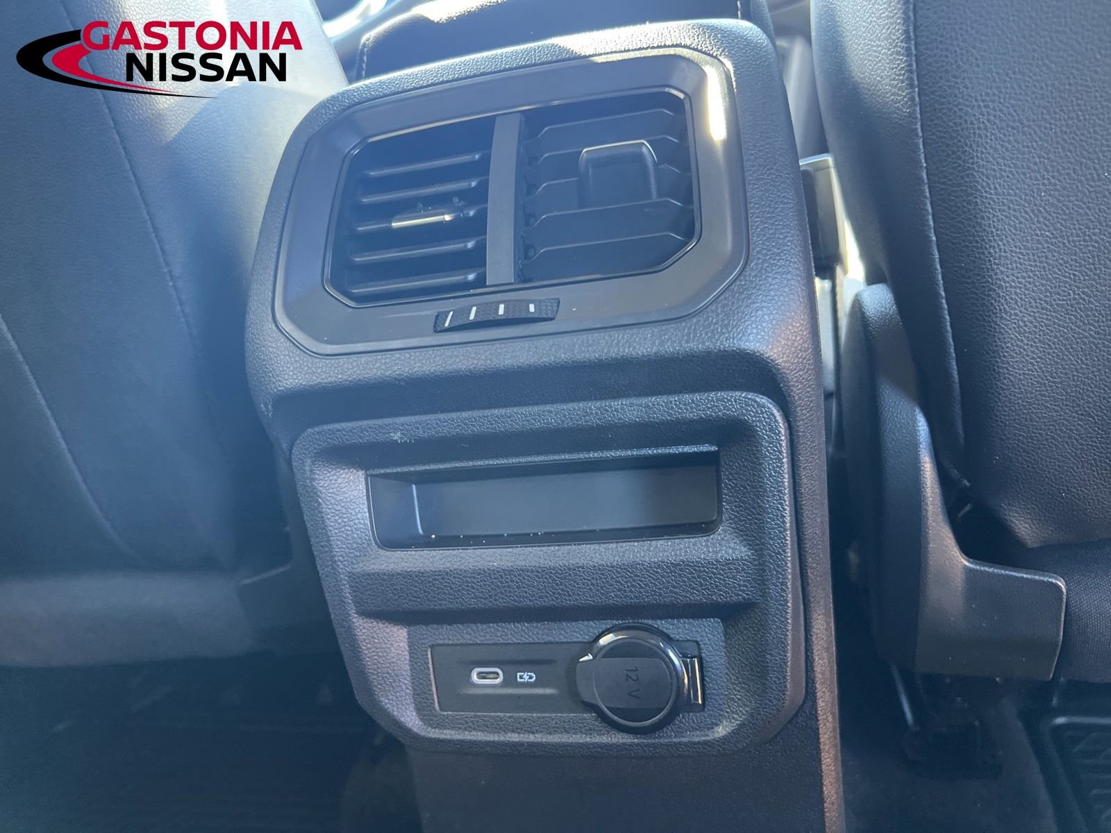 Used 2023 Volkswagen Tiguan SE image 29