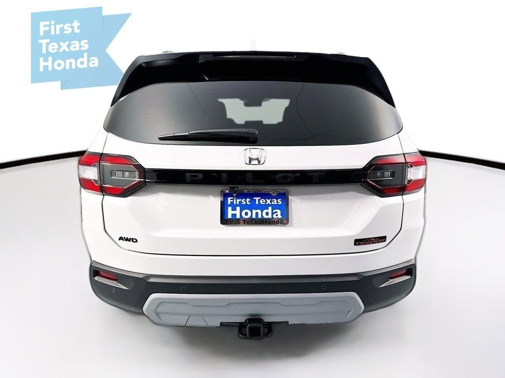 Used 2025 Honda Pilot TrailSport image 7