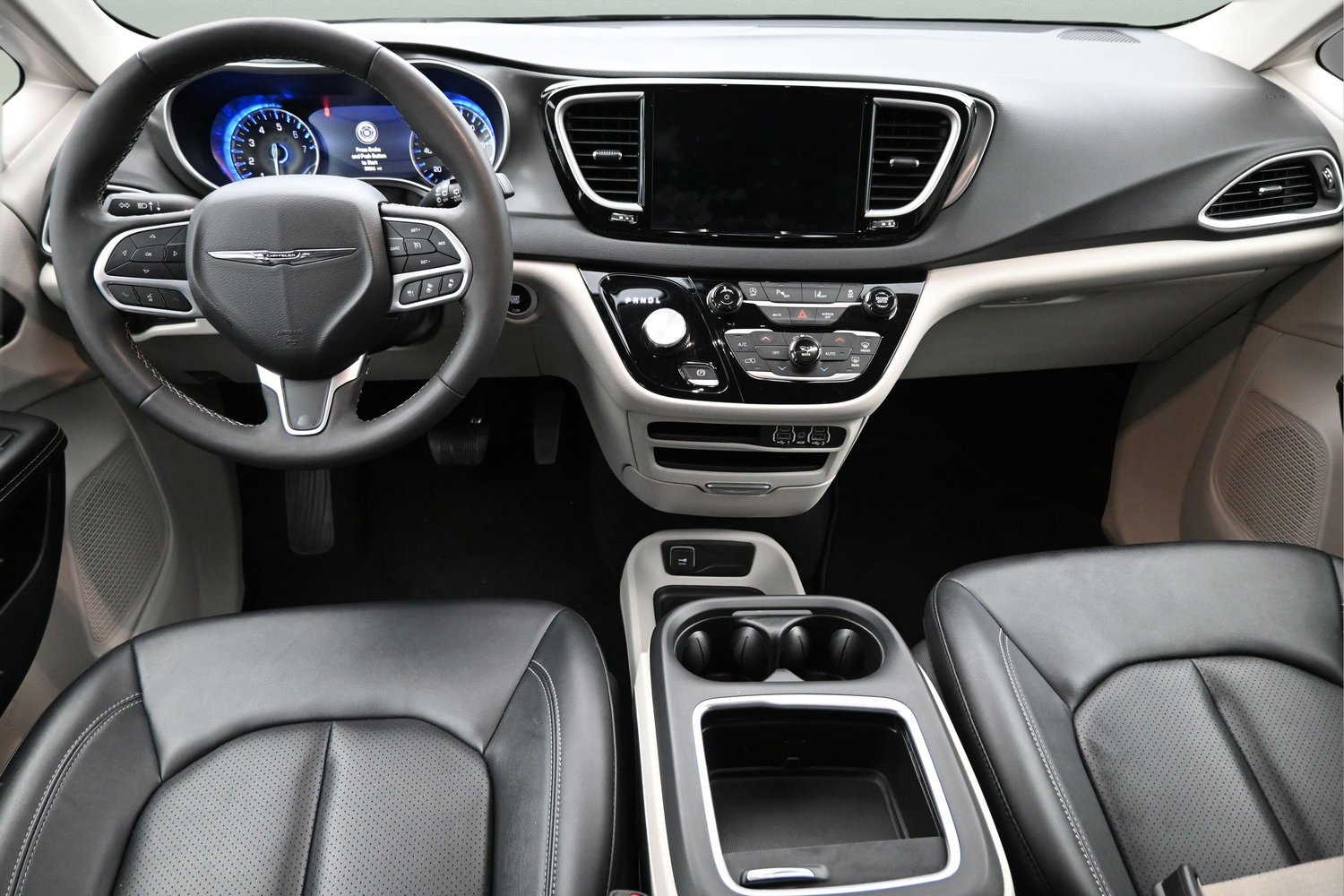 Used 2024 Chrysler Pacifica Touring-L FWD image 12
