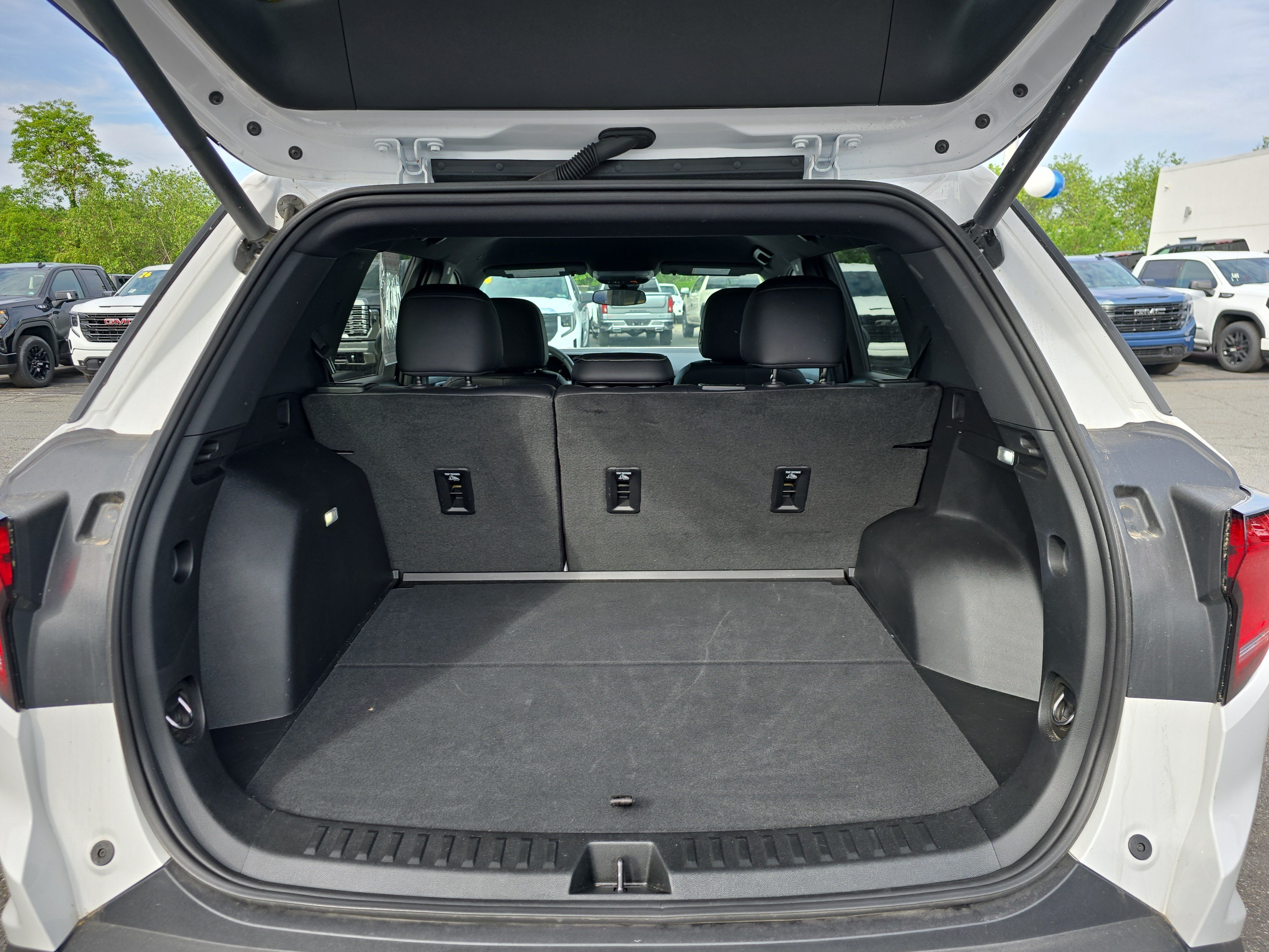 Used 2026 GMC Terrain Elevation w/ Elevation Premium Package AWD/4WD image 6