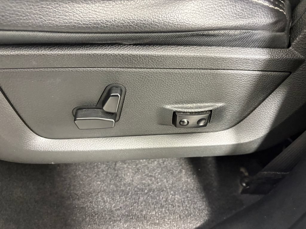 Used 2017 RAM 1500 Sport w/ Convenience Group AWD/4WD image 14