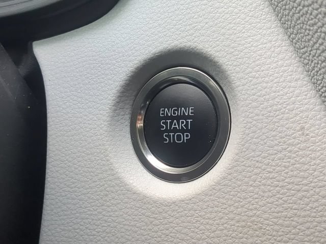 Used 2025 Toyota Corolla SE FWD image 32