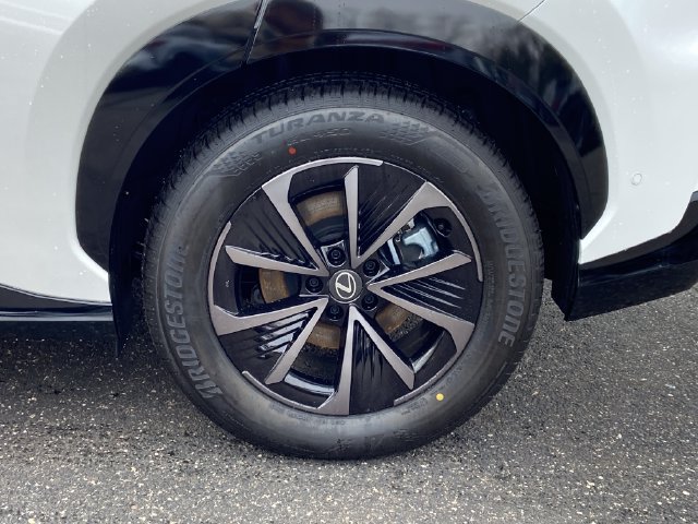 New 2026 Lexus RZ 450e AWD w/ Technology Package image 9