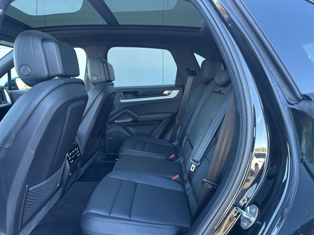 Certified 2024 Porsche Cayenne S image 9