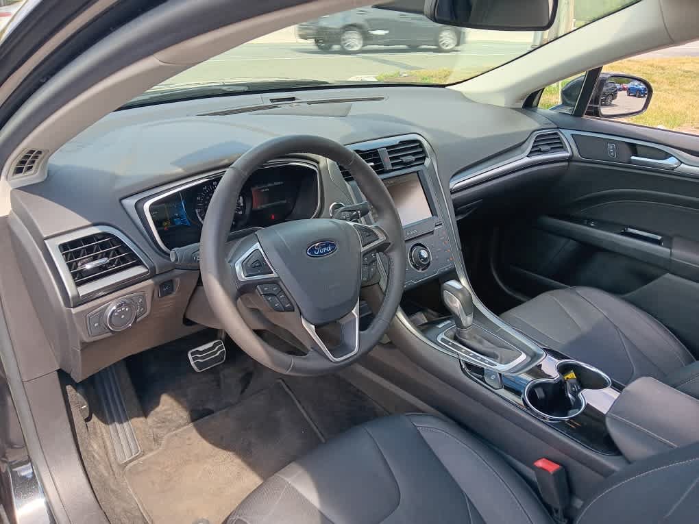 Used 2014 Ford Fusion Titanium FWD image 12