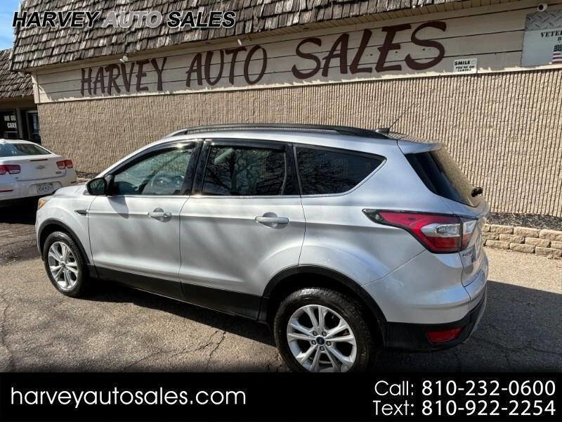 Used 2017 Ford Escape SE w/ Equipment Group 201A image 2