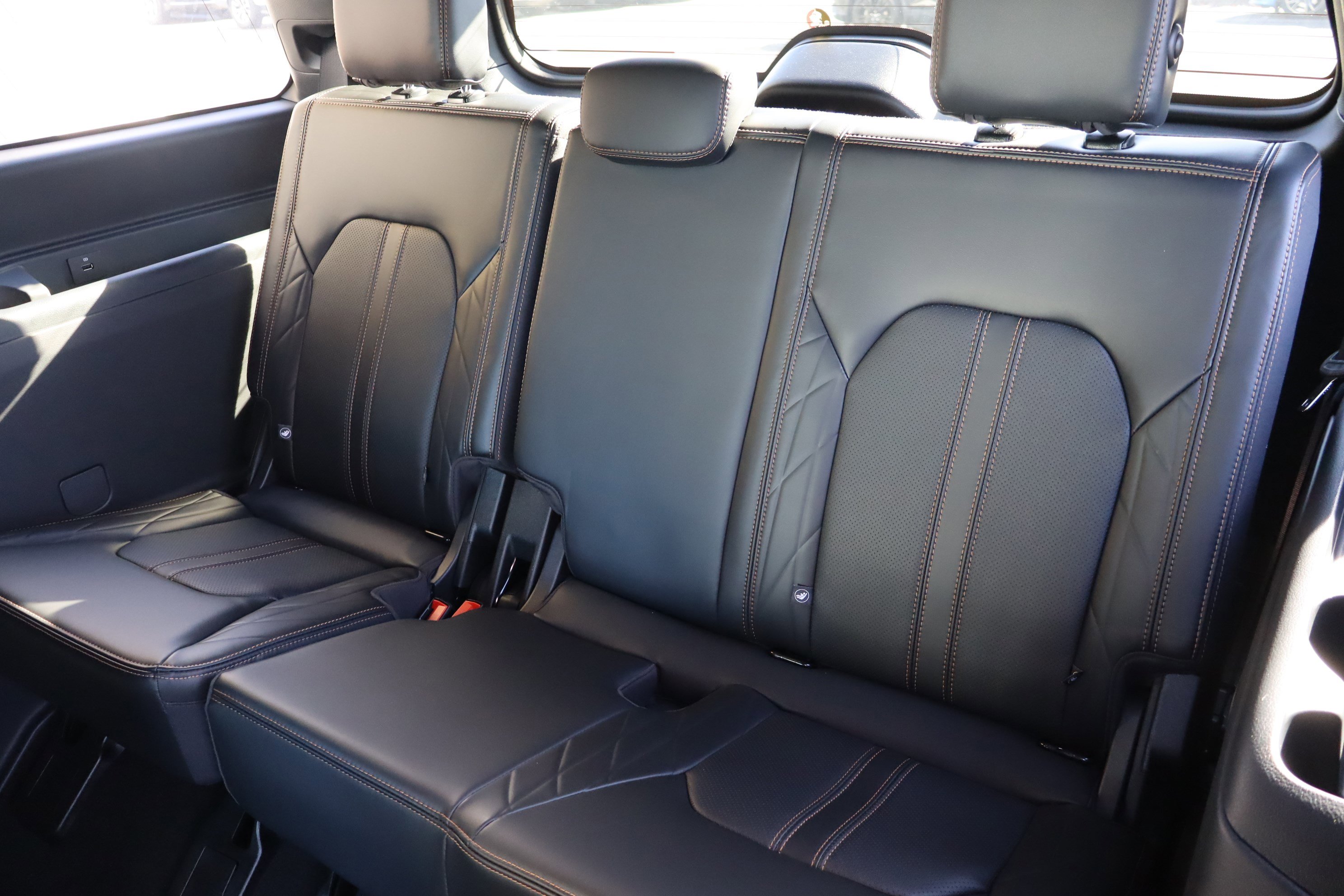 Used 2024 Ford Expedition Platinum image 36