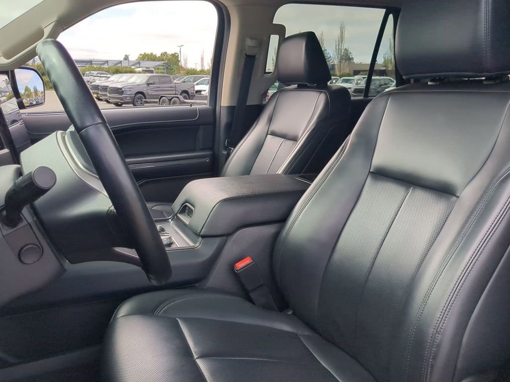 Used 2024 Ford Expedition XLT AWD/4WD image 6