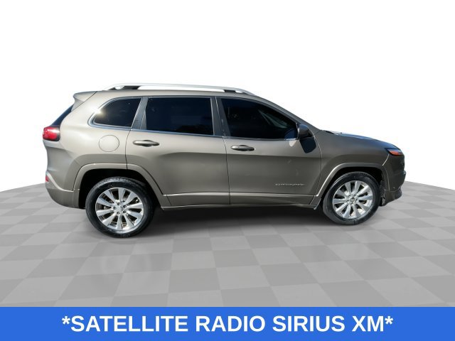 Used 2017 Jeep Cherokee Overland w/ Technology Group FWD image 10