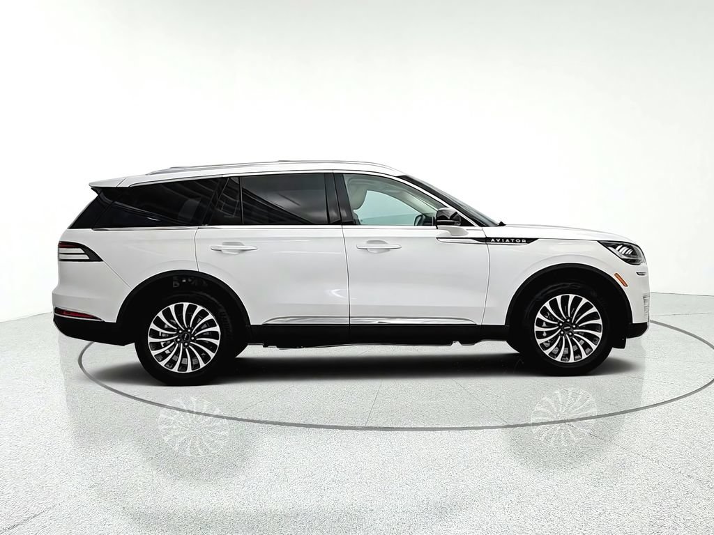 Used 2023 Lincoln Aviator AWD w/ Premium Package image 7