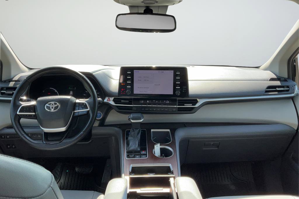 Used 2022 Toyota Sienna XLE FWD image 12