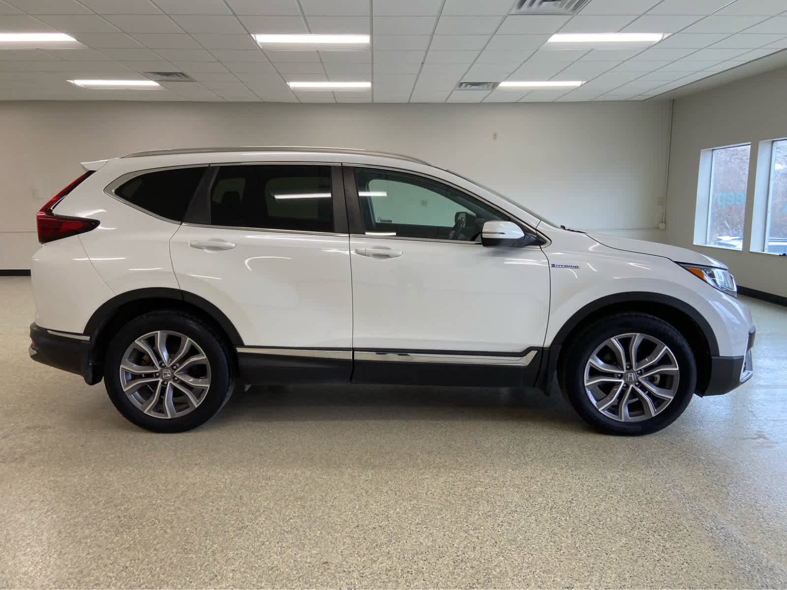 Used 2020 Honda CR-V Touring image 11